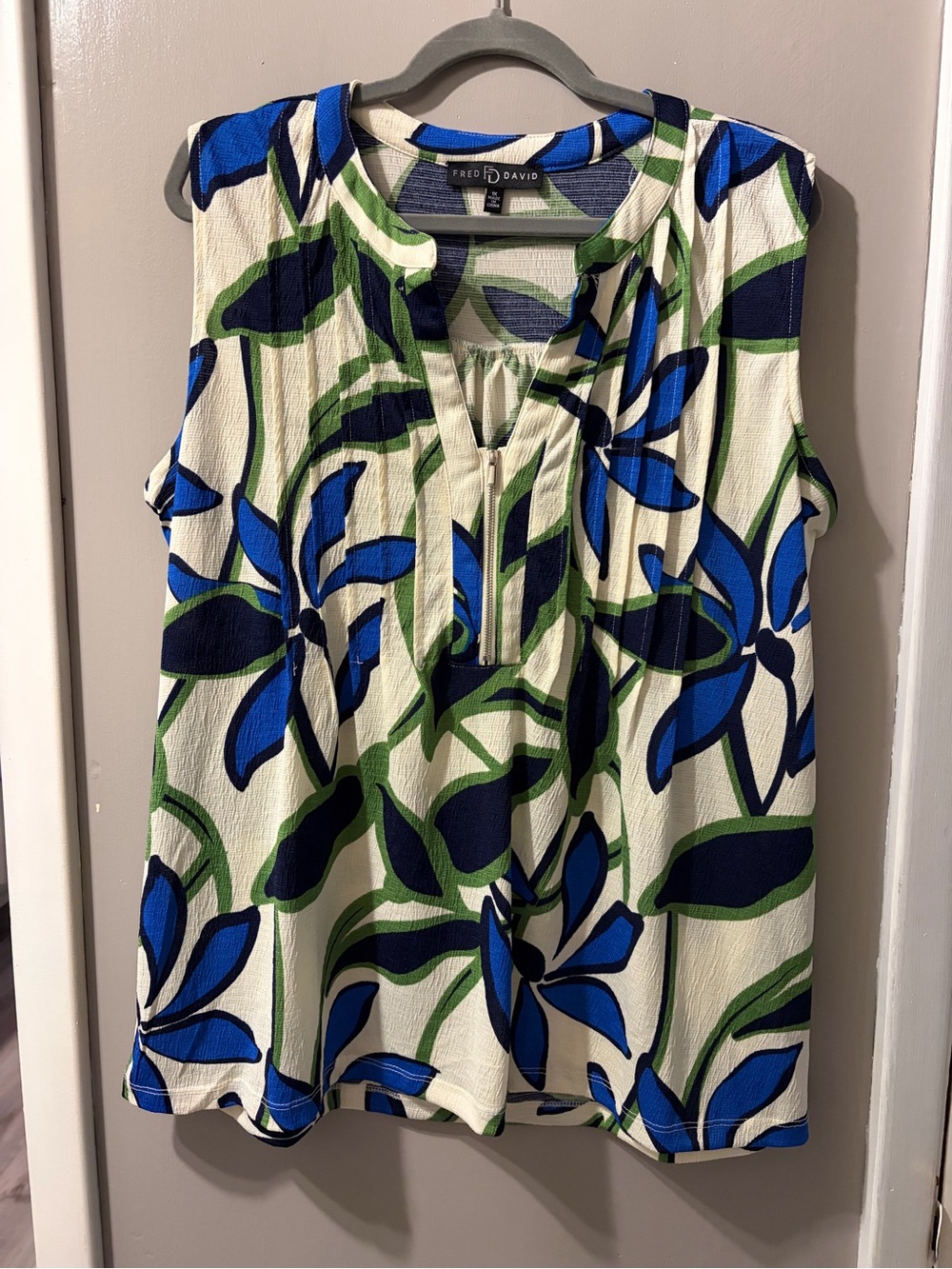 Fred David Sleeveless Floral Print Camisole in Blue, Green & White